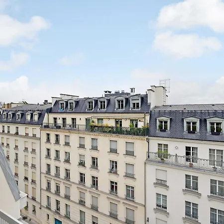 A C 2p With Terrace And View Of Parigi