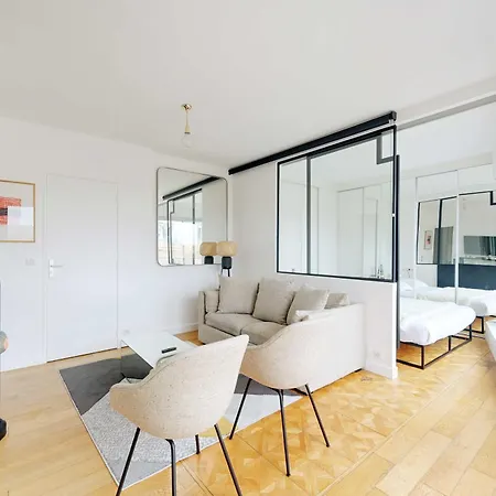 A C 2p With Terrace And View Of Appartamento Parigi